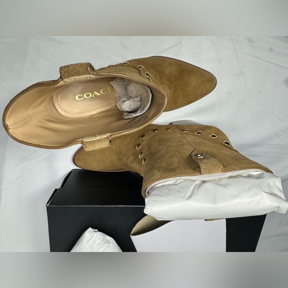New Authentic Coach Women’s Paline Suede Bootie in Coconut Color Boots Sz 6 NIB - Picture 8 of 10